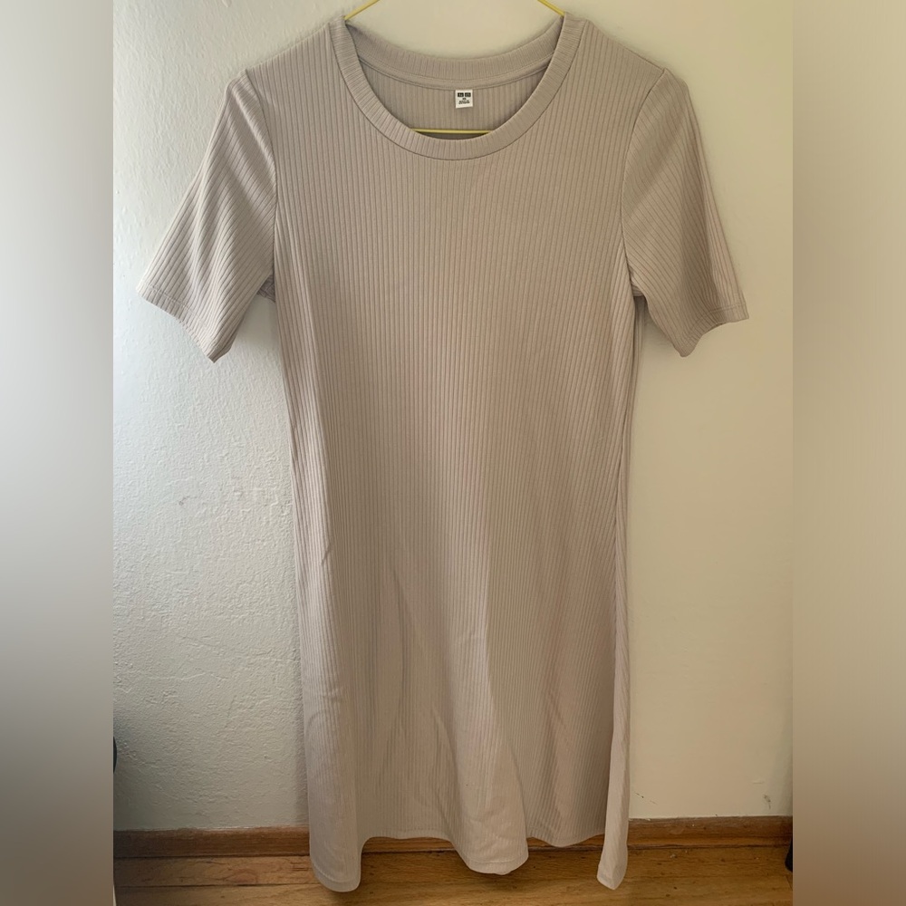 NWOT Uniqlo Ribbed Crew Neck Short Sleeve Dress, Size XS, Natural